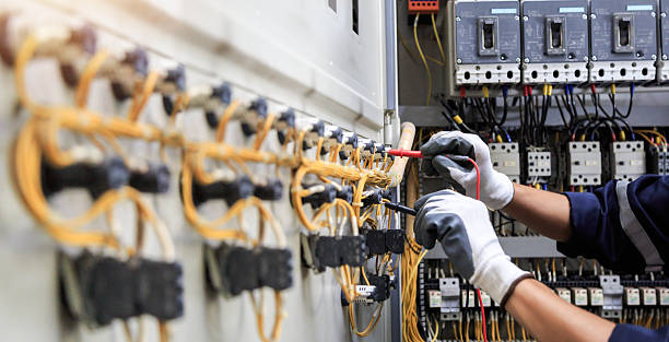 Professional Electrician technician working in Westwood Shores, TX